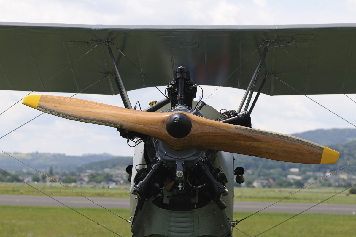 Fixed-pitch propeller